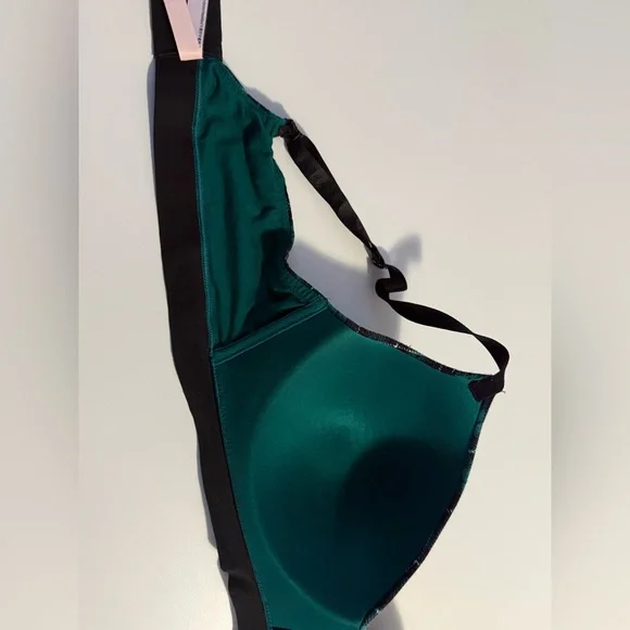 Victoria’s Secret wireless tshirt bra 40D - Picture 3 of 5